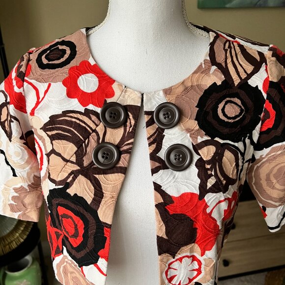 Robbie Bee Crop Designer Jacket with Buttons - Picture 2 of 5